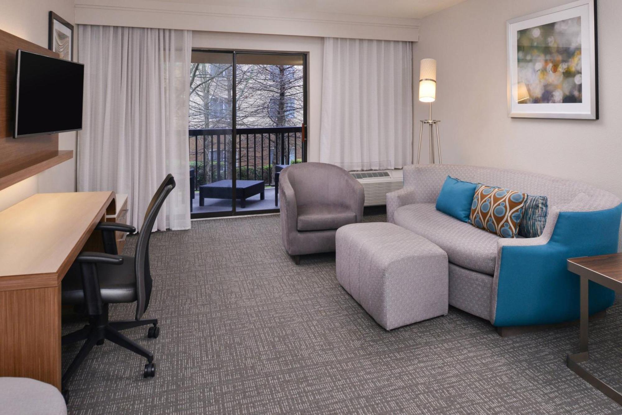 Courtyard Beaumont Hotel Bagian luar foto
