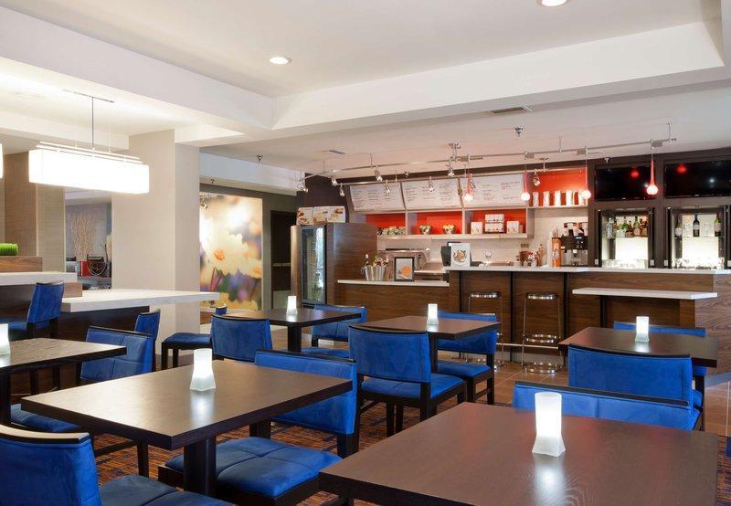 Courtyard Beaumont Hotel Bagian luar foto